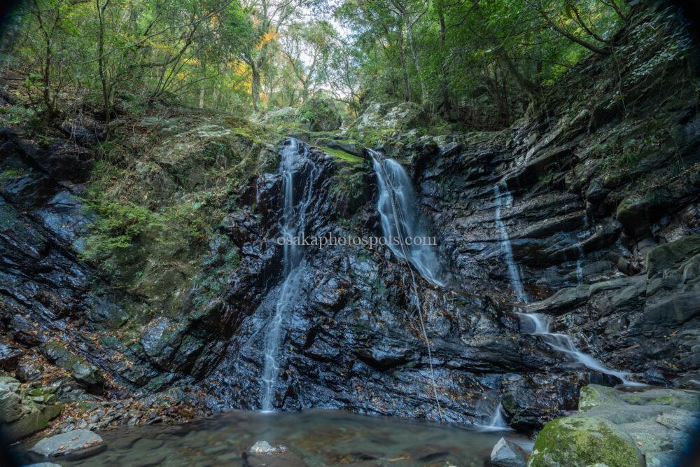 犬鳴山七宝瀧寺の行者の滝
