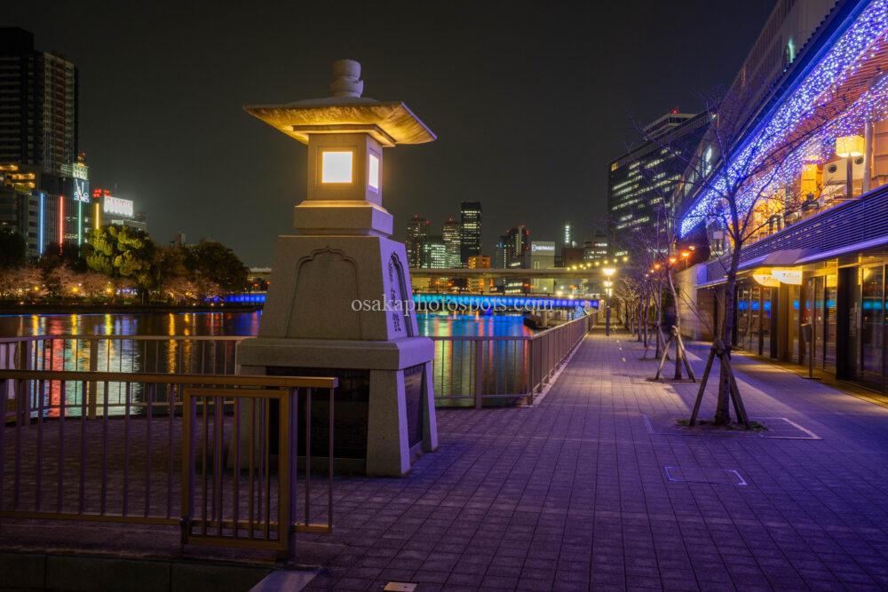 八軒家浜船着場の夜景